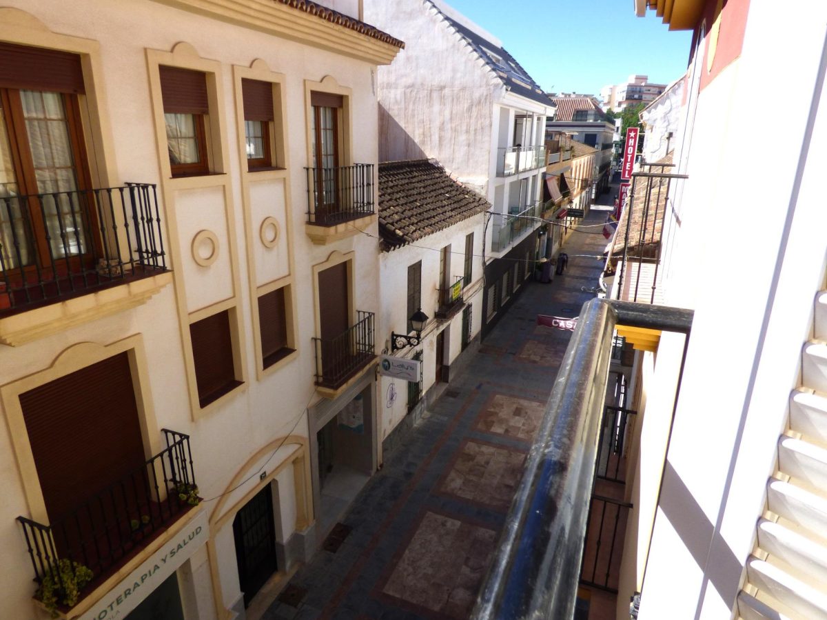 PISO EN EDIFICIO CON ENCANTO, CENTRO DE FUENGIROLA. A UN PASO DE TODOS LOS SERVICIOS. — Foto 12