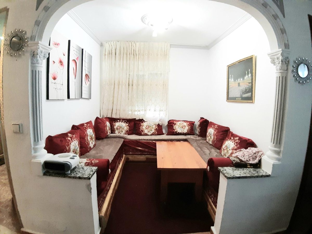 VIVIENDA INTERIOR EN SEGUNDA PLANTA SIN ASCENSOR EN PLENO CENTRO DE FUENGIROLA — Foto 2