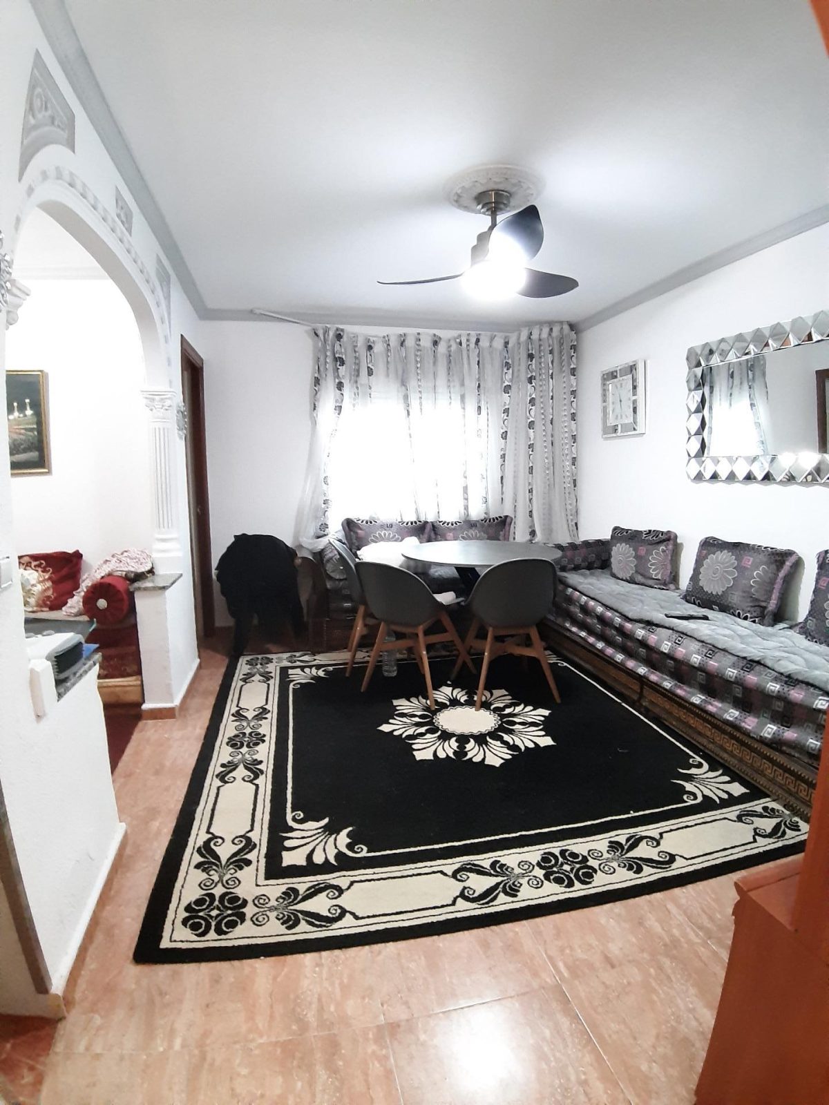 VIVIENDA INTERIOR EN SEGUNDA PLANTA SIN ASCENSOR EN PLENO CENTRO DE FUENGIROLA — Foto 3