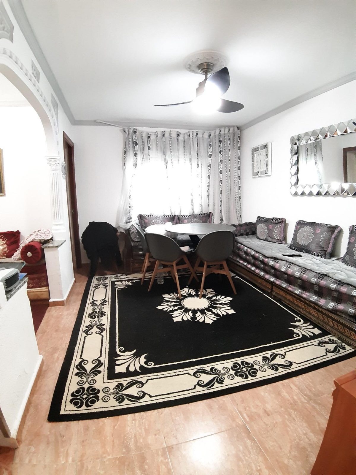VIVIENDA INTERIOR EN SEGUNDA PLANTA SIN ASCENSOR EN PLENO CENTRO DE FUENGIROLA — Foto 1