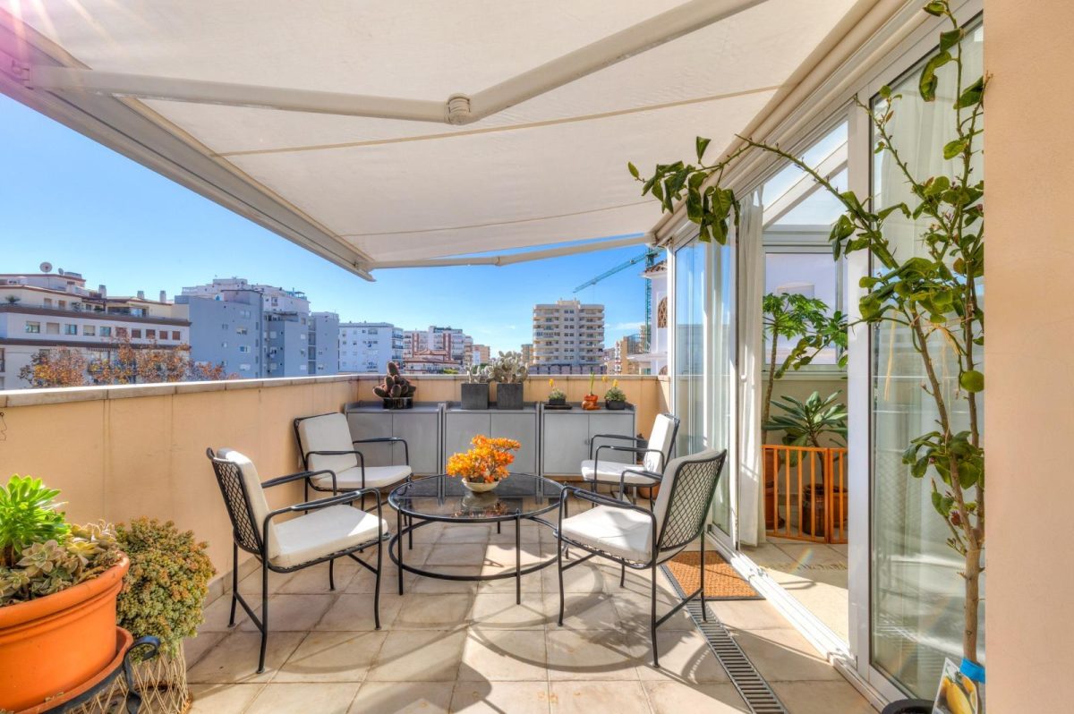 Ático de lujo en el corazón de Fuengirola con espectacular terraza — Foto 16