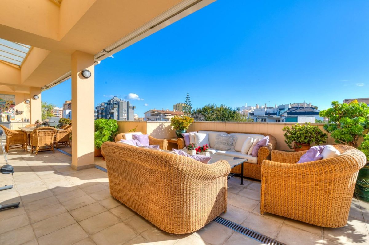 Ático de lujo en el corazón de Fuengirola con espectacular terraza — Foto 1