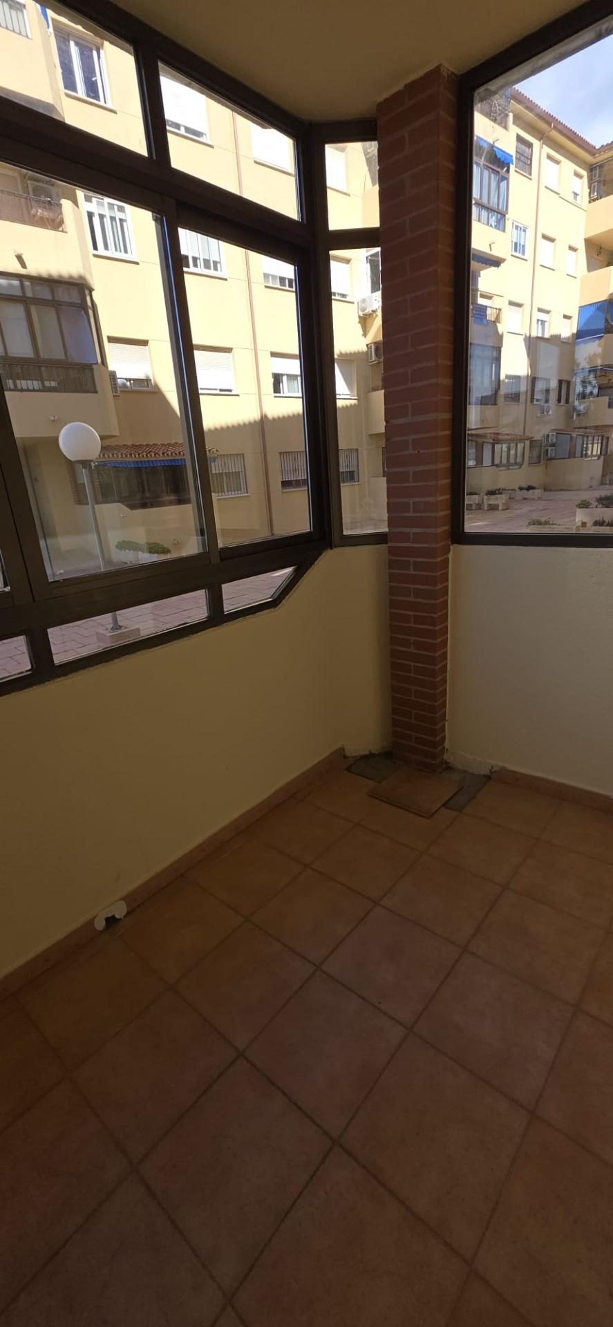 Descubre tu nuevo hogar en Las Lagunas de Mijas: comodidad, ubicación y calidad de vida en un solo lugar. — Foto 5
