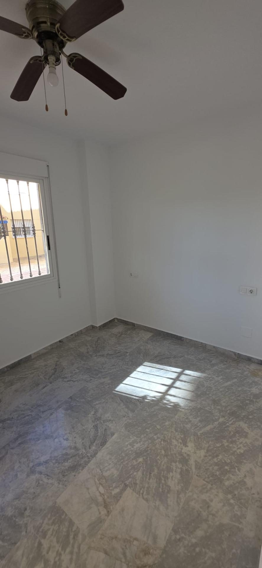 Descubre tu nuevo hogar en Las Lagunas de Mijas: comodidad, ubicación y calidad de vida en un solo lugar. — Foto 12