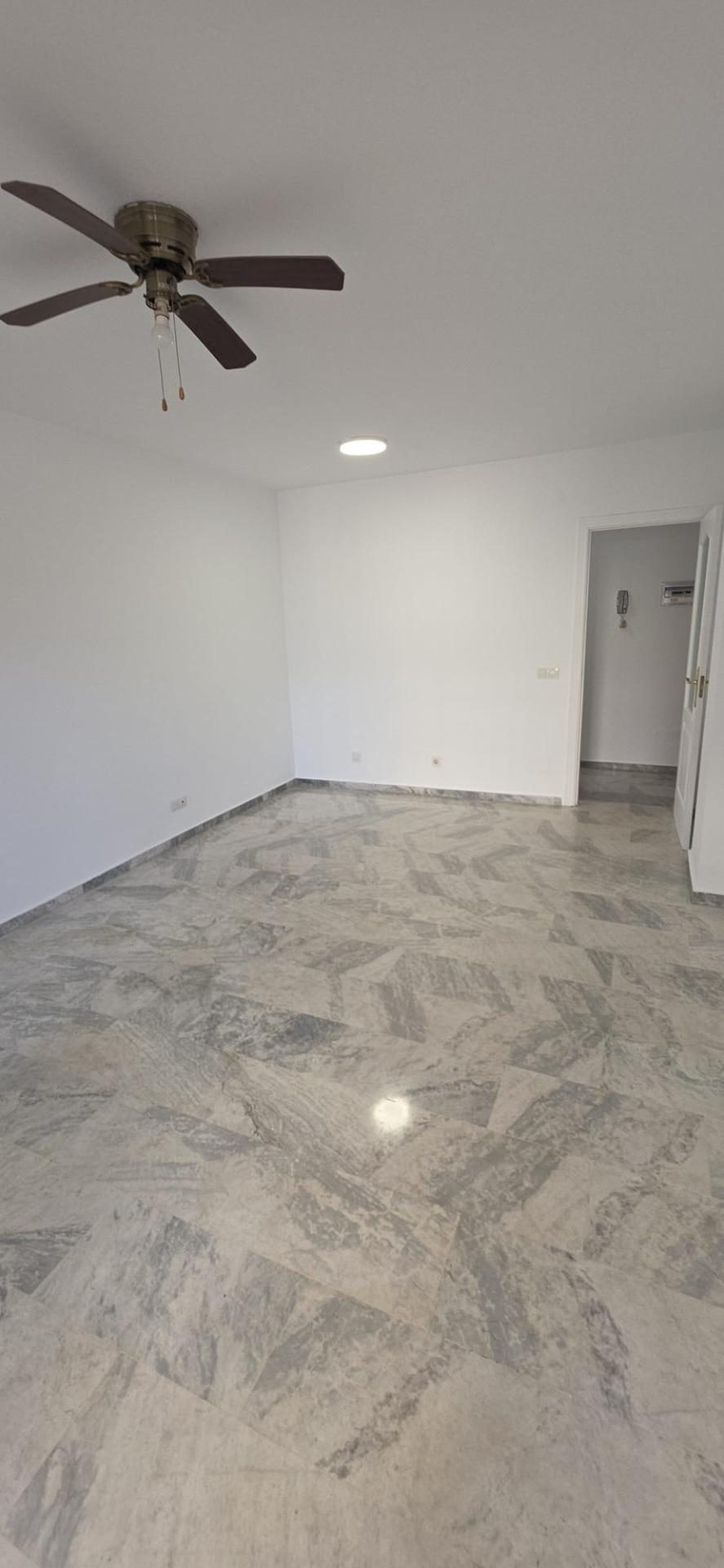 Descubre tu nuevo hogar en Las Lagunas de Mijas: comodidad, ubicación y calidad de vida en un solo lugar. — Foto 6