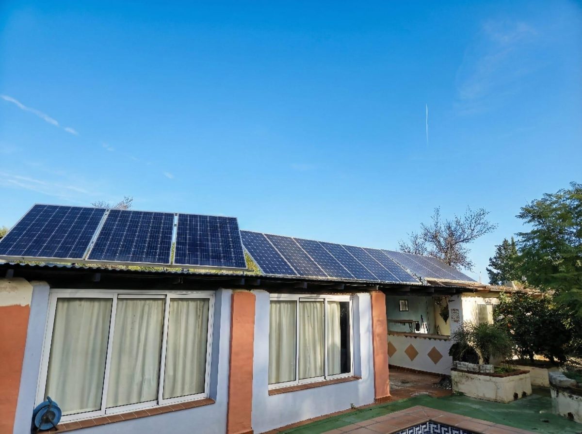 Chalet rústico legalizado con autosuficiencia energética en Cártama – naturaleza, independencia y conexión con Málaga — Foto 4