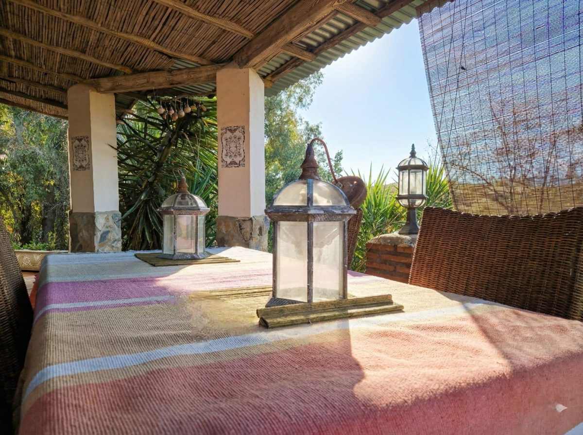 Chalet rústico legalizado con autosuficiencia energética en Cártama – naturaleza, independencia y conexión con Málaga — Foto 6