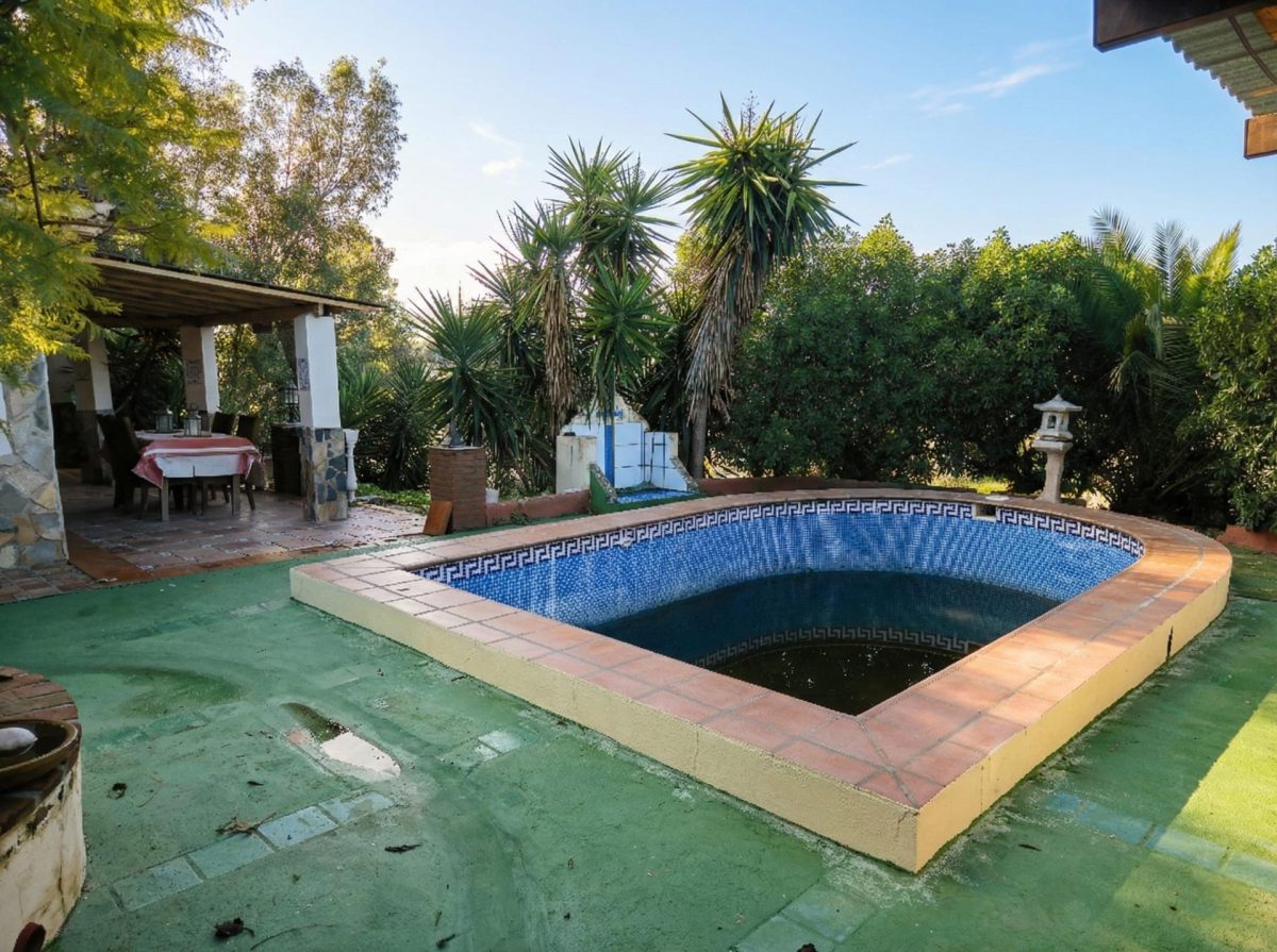 Chalet rústico legalizado con autosuficiencia energética en Cártama – naturaleza, independencia y conexión con Málaga — Foto 7