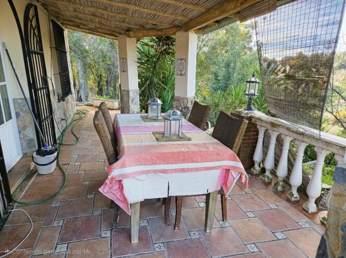 Chalet rústico legalizado con autosuficiencia energética en Cártama – naturaleza, independencia y conexión con Málaga — Foto 5