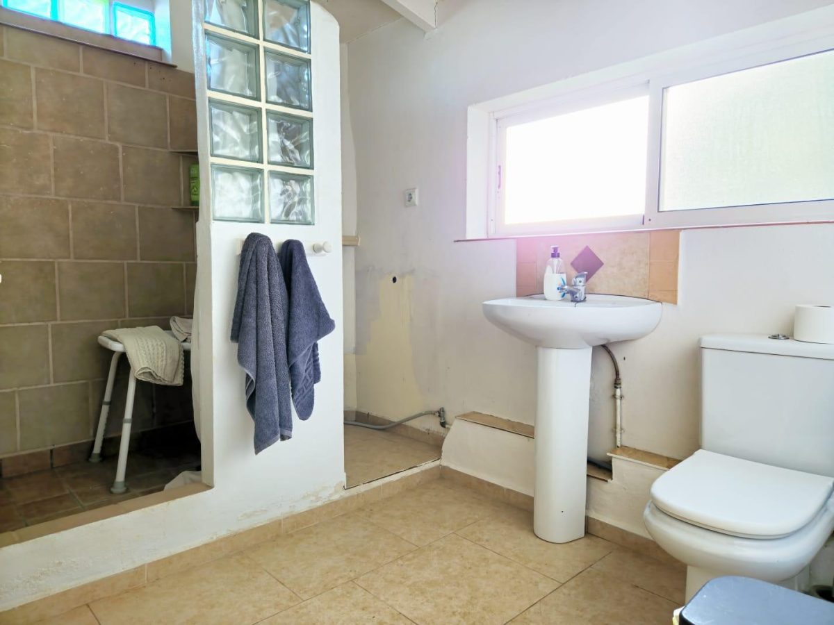 Chalet rústico legalizado con autosuficiencia energética en Cártama – naturaleza, independencia y conexión con Málaga — Foto 20