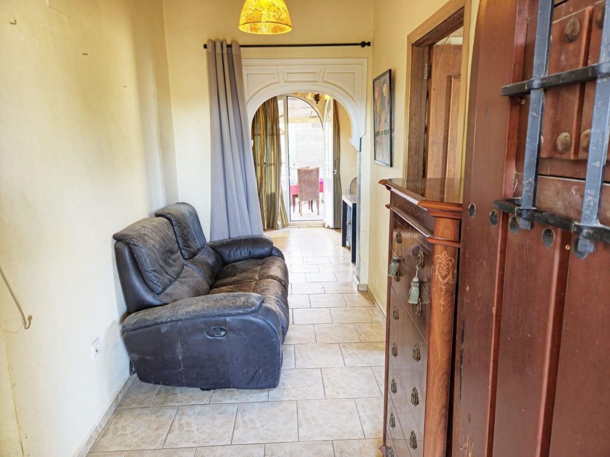 Chalet rústico legalizado con autosuficiencia energética en Cártama – naturaleza, independencia y conexión con Málaga — Foto 12