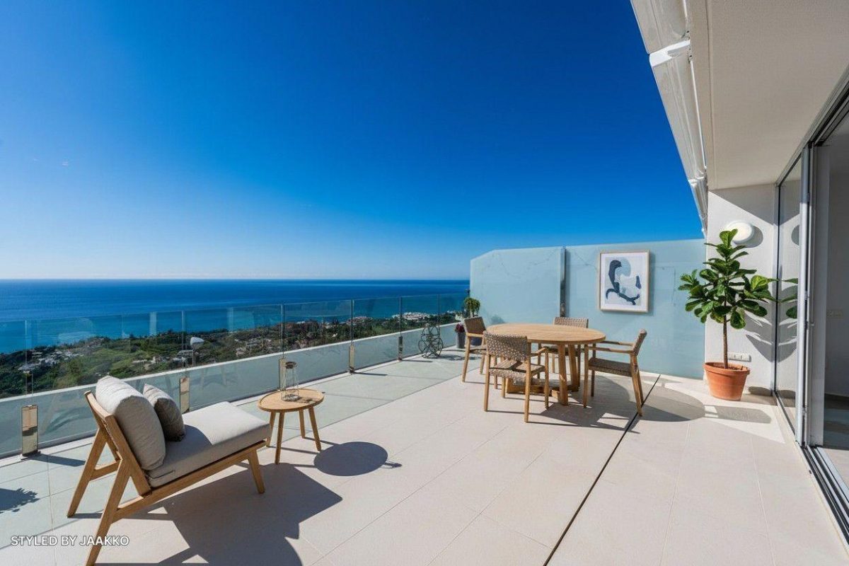 Ático dúplex de obra reciente con vistas al mar y a la Stupa en Benalmádena — Foto 4