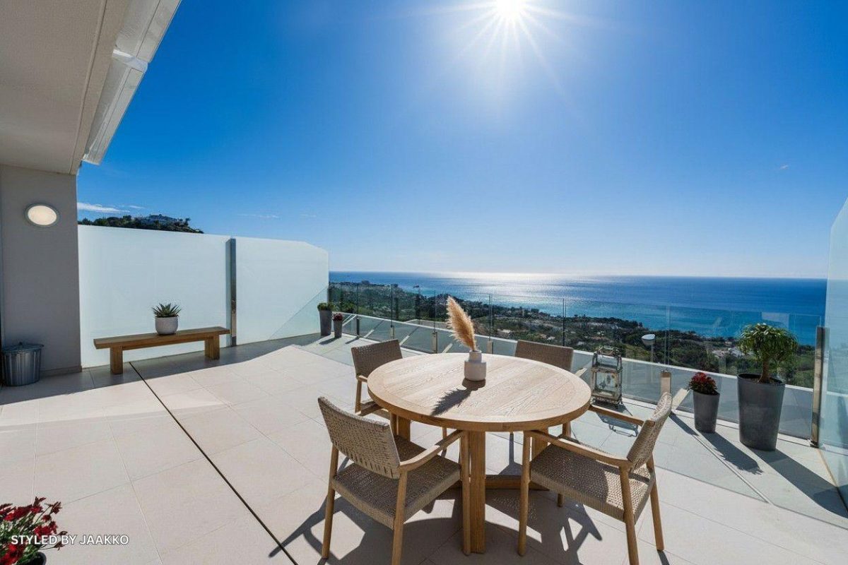 Ático dúplex de obra reciente con vistas al mar y a la Stupa en Benalmádena — Foto 2