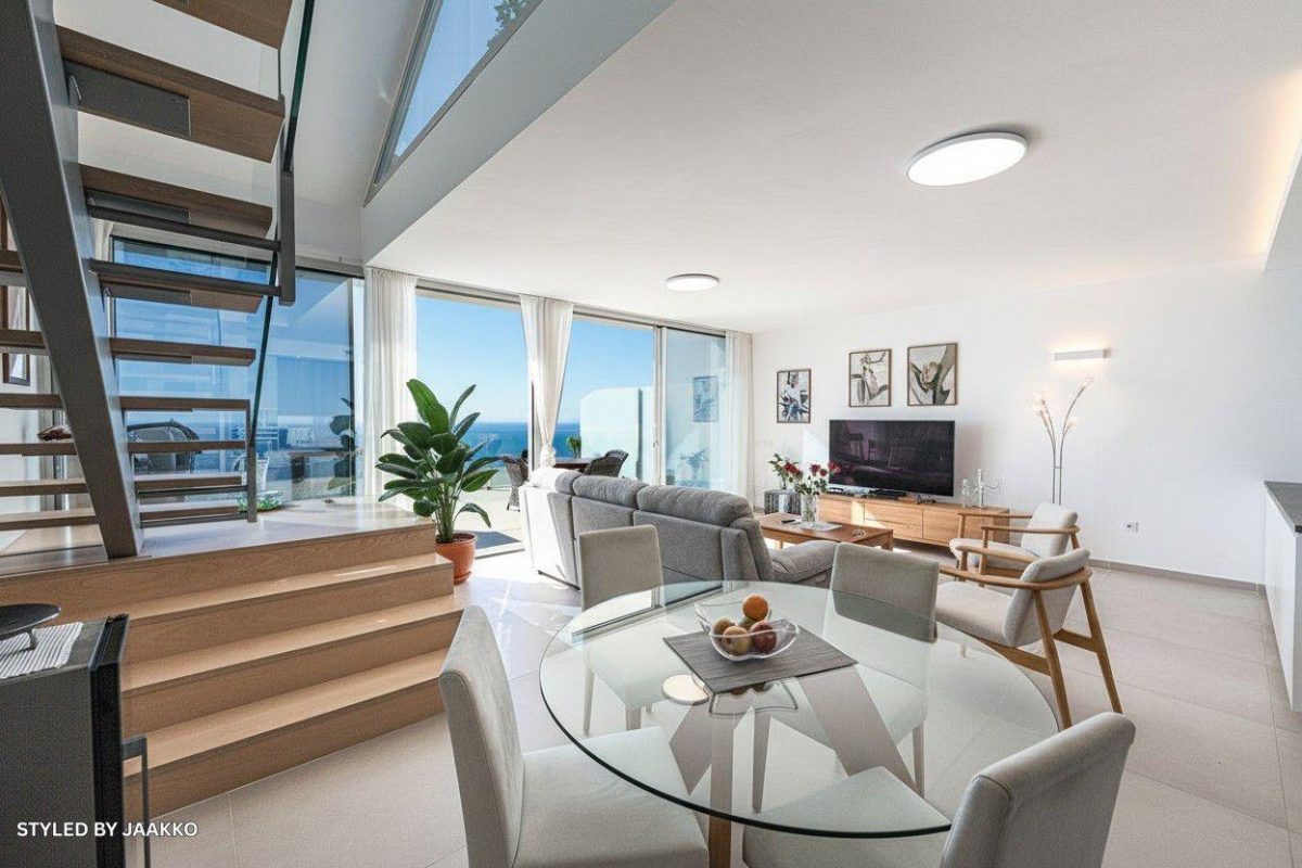 Ático dúplex de obra reciente con vistas al mar y a la Stupa en Benalmádena — Foto 10