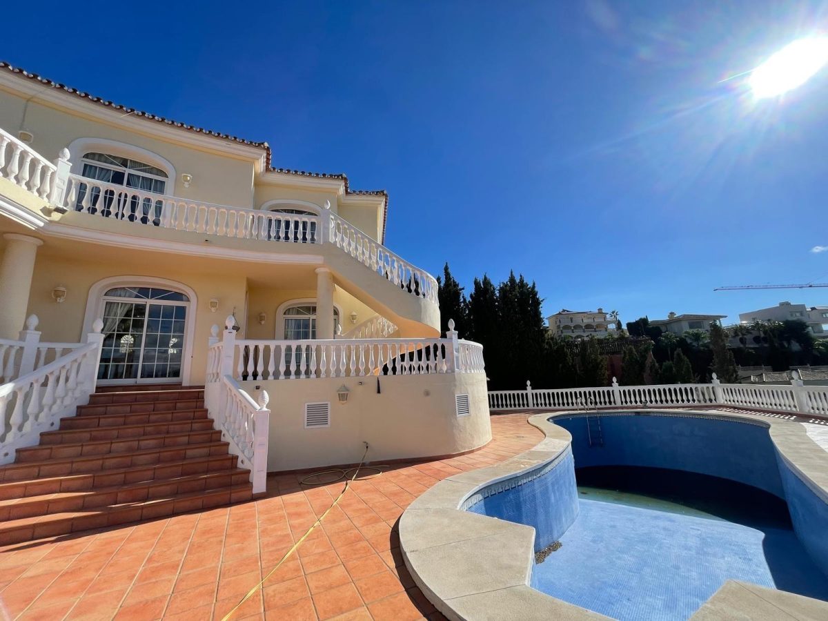 Exclusiva villa en Mijas Golf con vistas a la montaña y piscina privada — Foto 6
