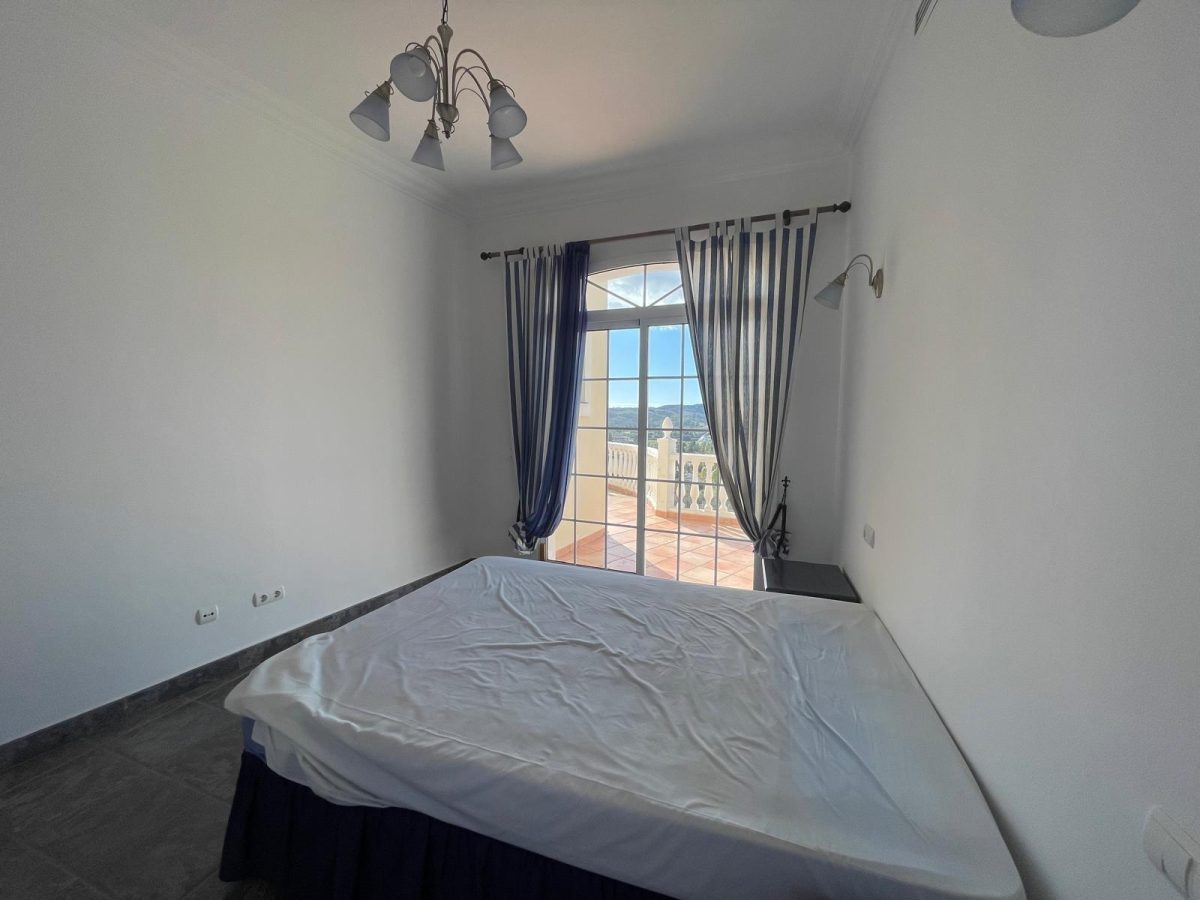 Exclusiva villa en Mijas Golf con vistas a la montaña y piscina privada — Foto 29