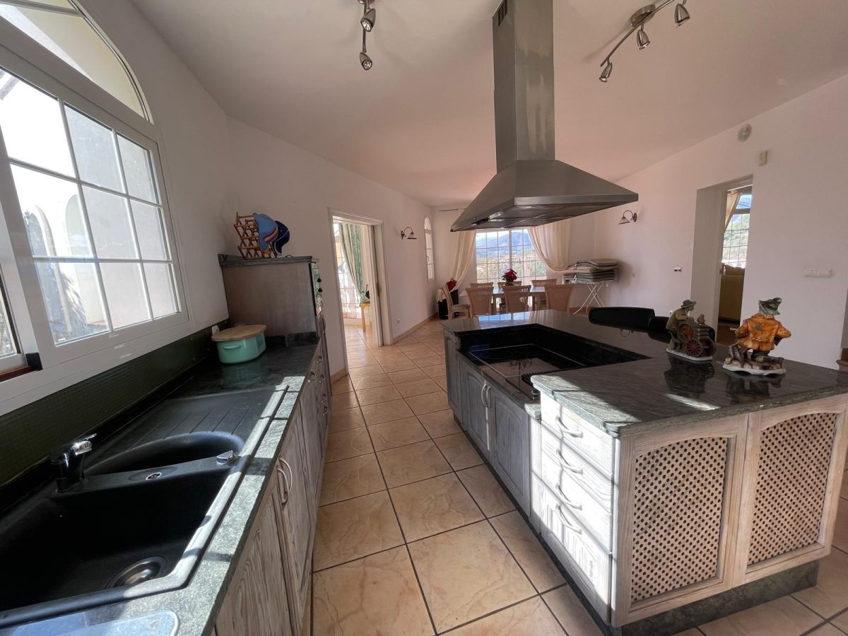 Exclusiva villa en Mijas Golf con vistas a la montaña y piscina privada — Foto 15