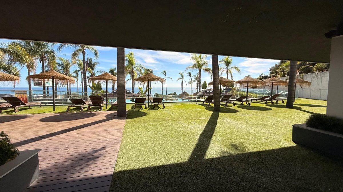 Apartamento con terraza y espectaculares vistas al mar en Mijas Costa — Foto 18
