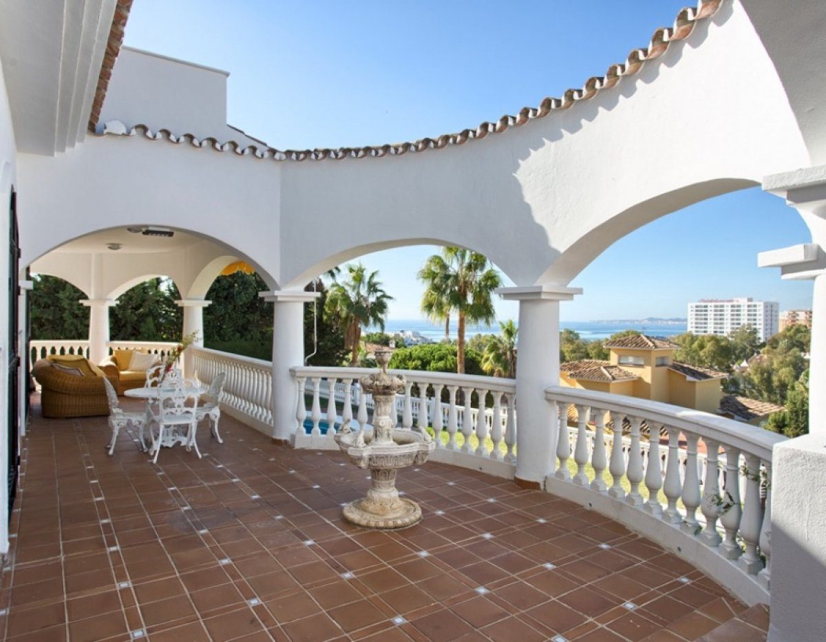 Villa de lujo en Torrequebrada, Benalmadena Costa en venta. 4 dormitorios, 3 baños. — Foto 1