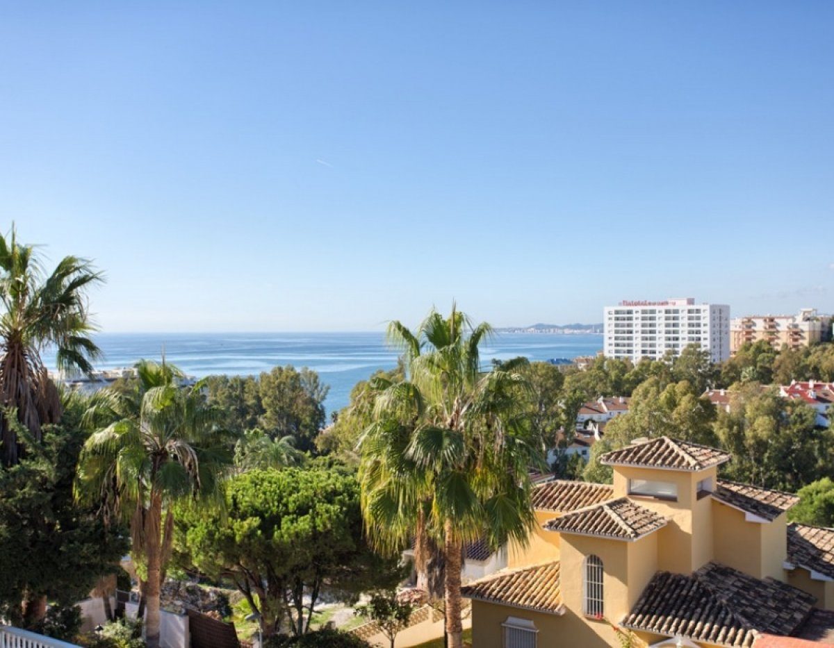 Villa de lujo en Torrequebrada, Benalmadena Costa en venta. 4 dormitorios, 3 baños. — Foto 5