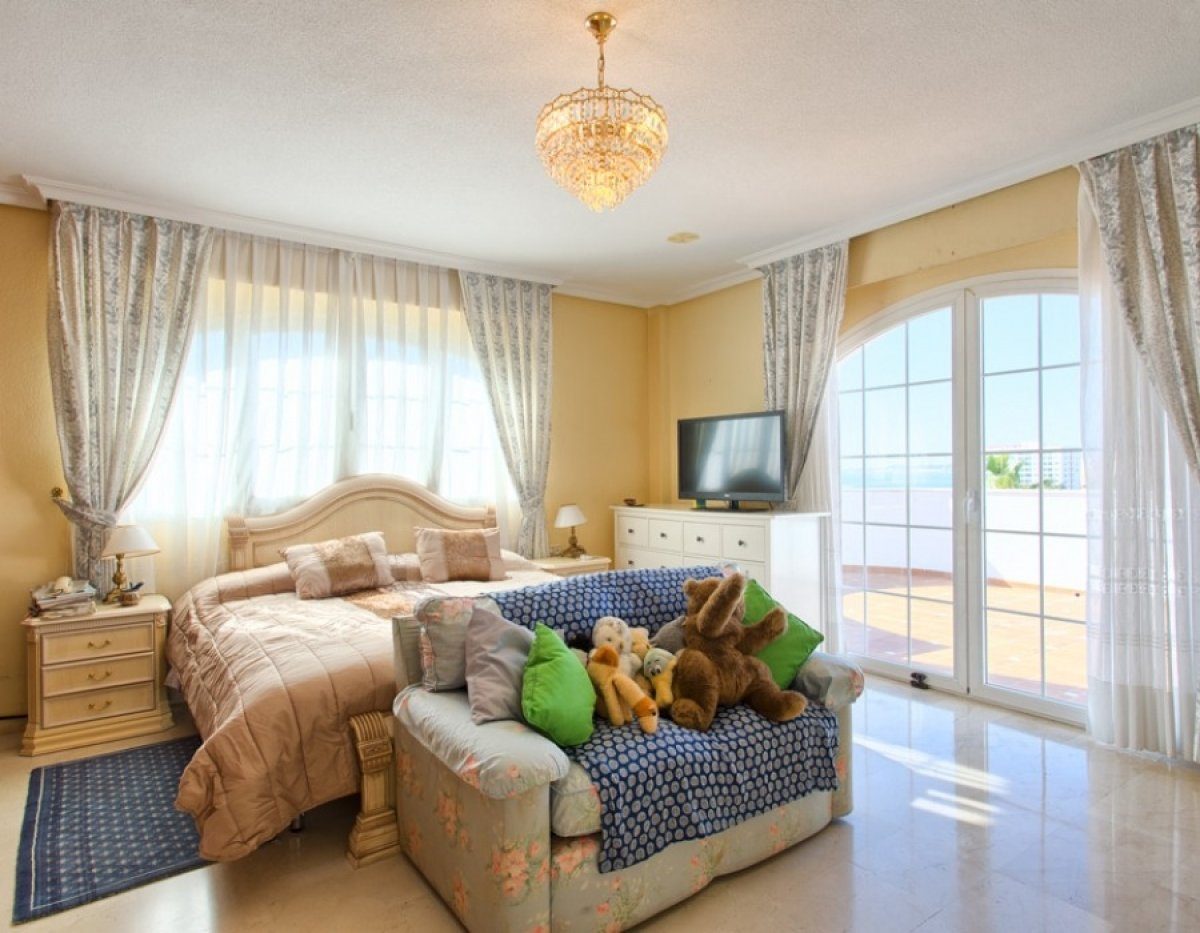 Villa de lujo en Torrequebrada, Benalmadena Costa en venta. 4 dormitorios, 3 baños. — Foto 17