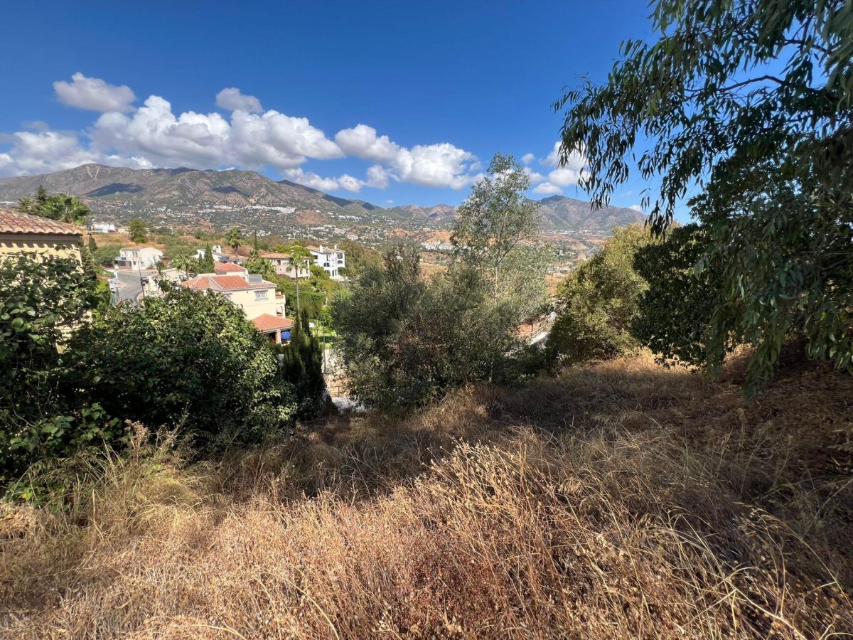Parcela con Proyecto y Licencia: Villa de Diseño con Vistas Panorámicas al Mar y la Sierra de Mijas — Foto 9