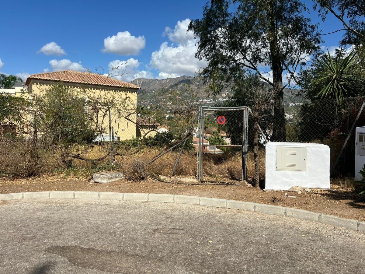Parcela con Proyecto y Licencia: Villa de Diseño con Vistas Panorámicas al Mar y la Sierra de Mijas — Foto 13