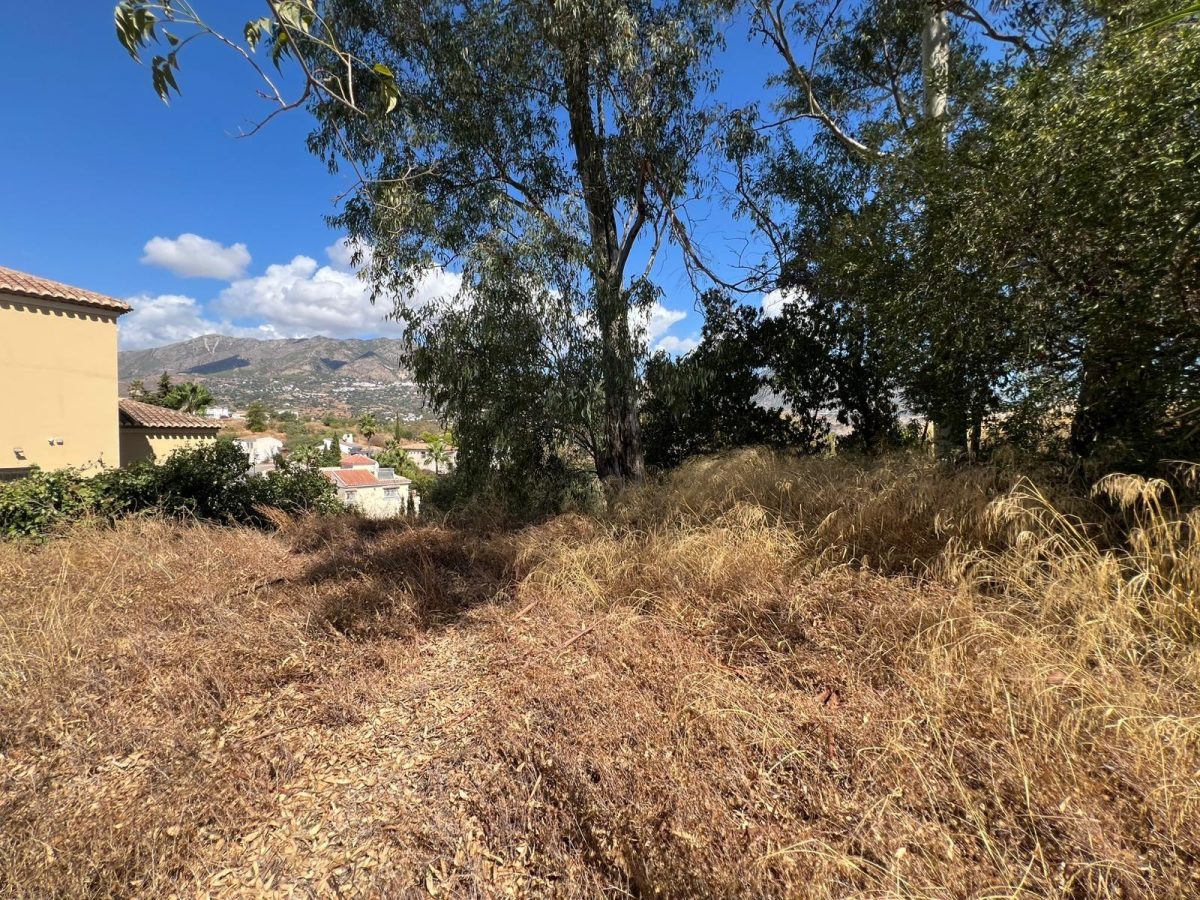 Parcela con Proyecto y Licencia: Villa de Diseño con Vistas Panorámicas al Mar y la Sierra de Mijas — Foto 11