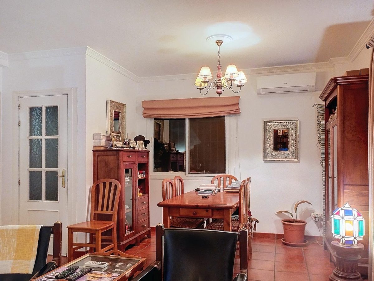 Chalet Pareado en Esquina en La Sierrezuela – Tranquilidad, Espacio y Conectividad — Foto 16