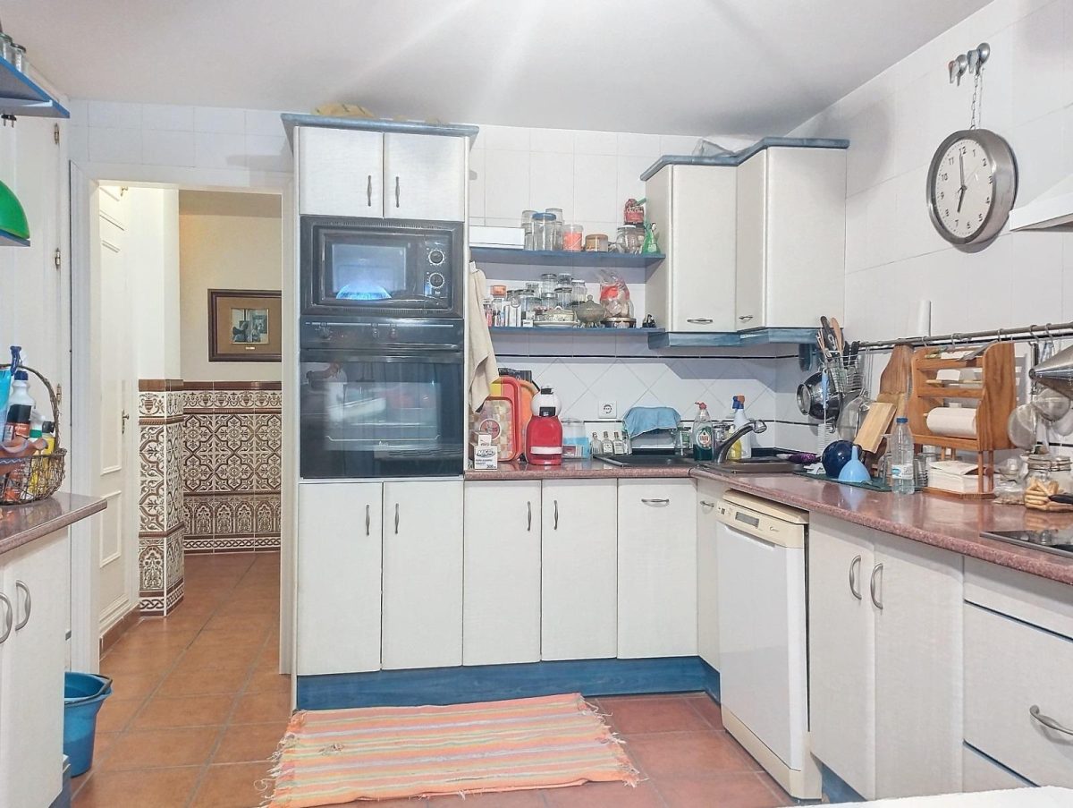 Chalet Pareado en Esquina en La Sierrezuela – Tranquilidad, Espacio y Conectividad — Foto 11