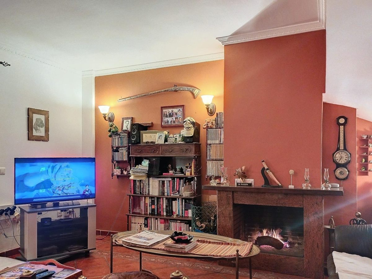 Chalet Pareado en Esquina en La Sierrezuela – Tranquilidad, Espacio y Conectividad — Foto 12