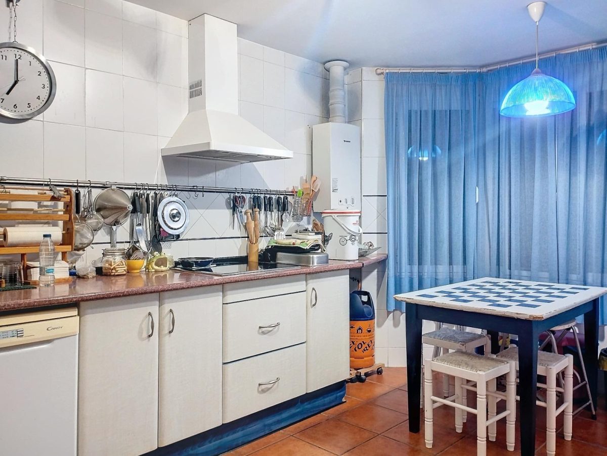 Chalet Pareado en Esquina en La Sierrezuela – Tranquilidad, Espacio y Conectividad — Foto 10