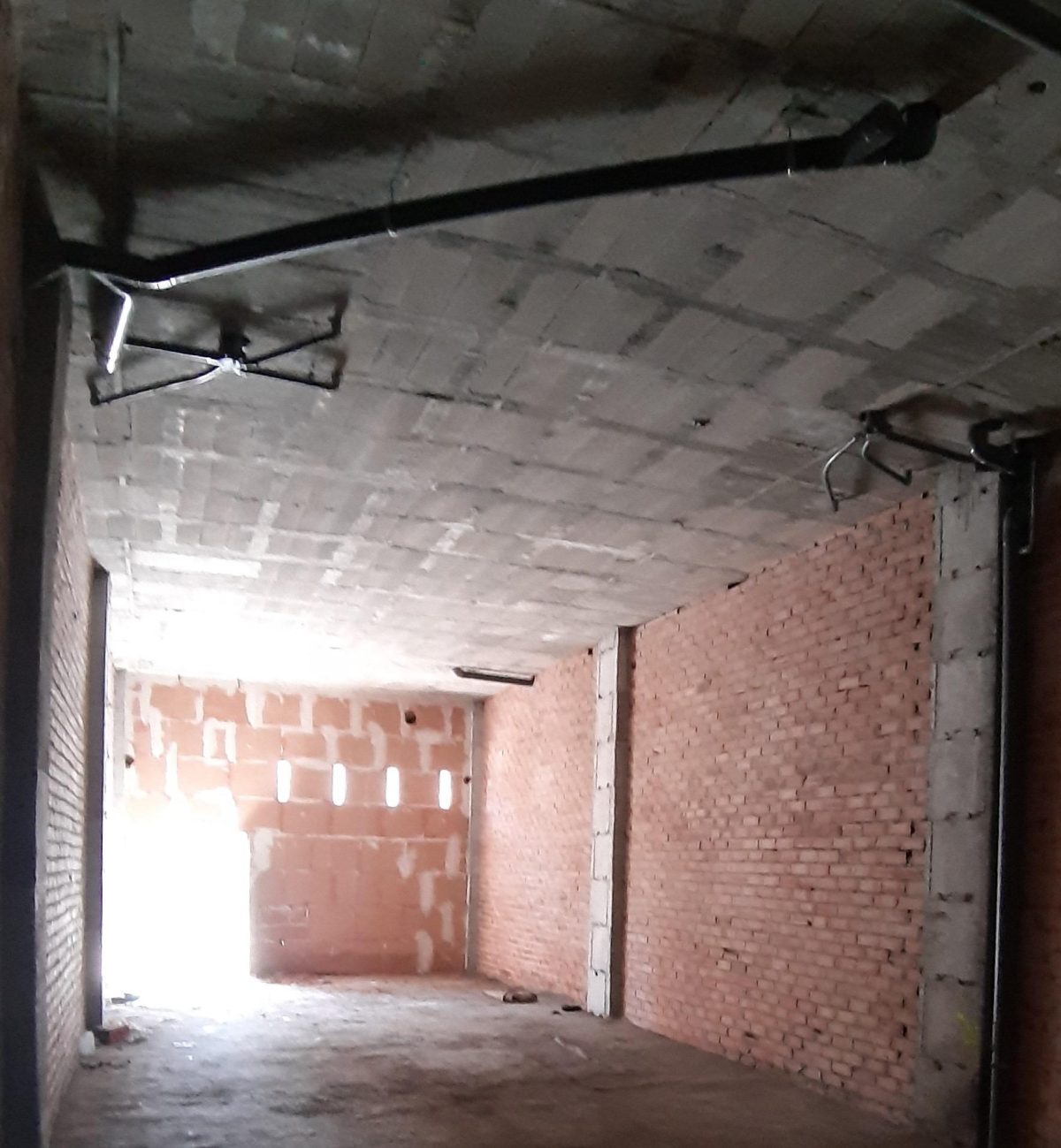 Local en una de las mejores zonas de Las Lagunas — Foto 10