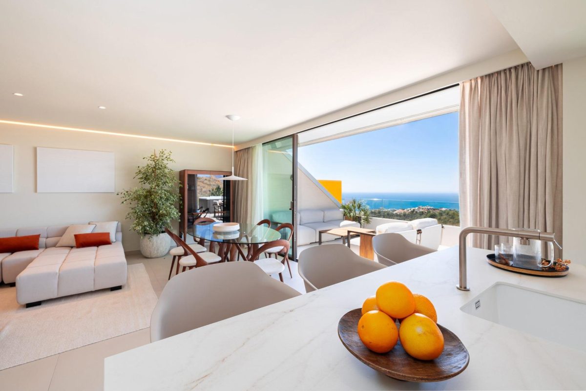 VILLA CON JARDIN CON VISTAS ABIERTAS AL MAR. 2 GARAJES Y TRASTERO — Foto 6