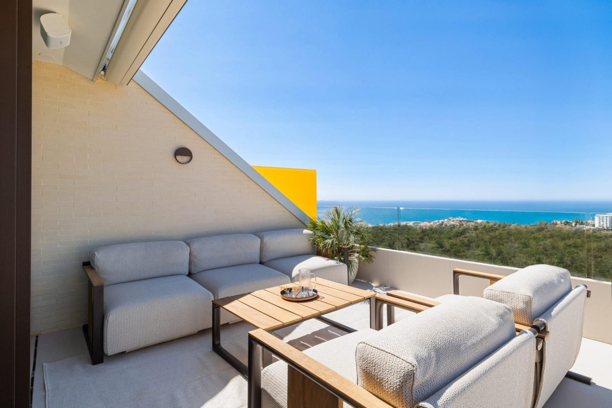 VILLA CON JARDIN CON VISTAS ABIERTAS AL MAR. 2 GARAJES Y TRASTERO — Foto 1