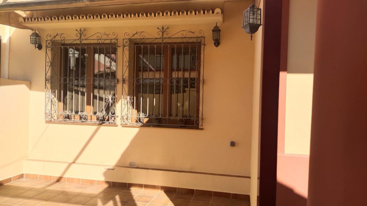 ¡Oportunidad única en Fuengirola Centro Pueblo! — Foto 1
