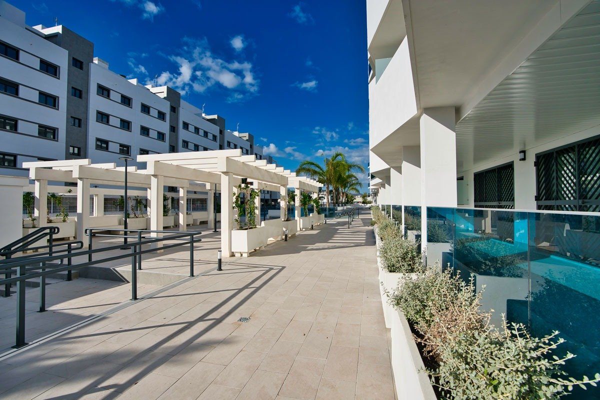 Segunda fase de complejo residencial de amplios apartamentos de 1, 2 y 3 dormitorios (Las Lagunas) — Foto 15