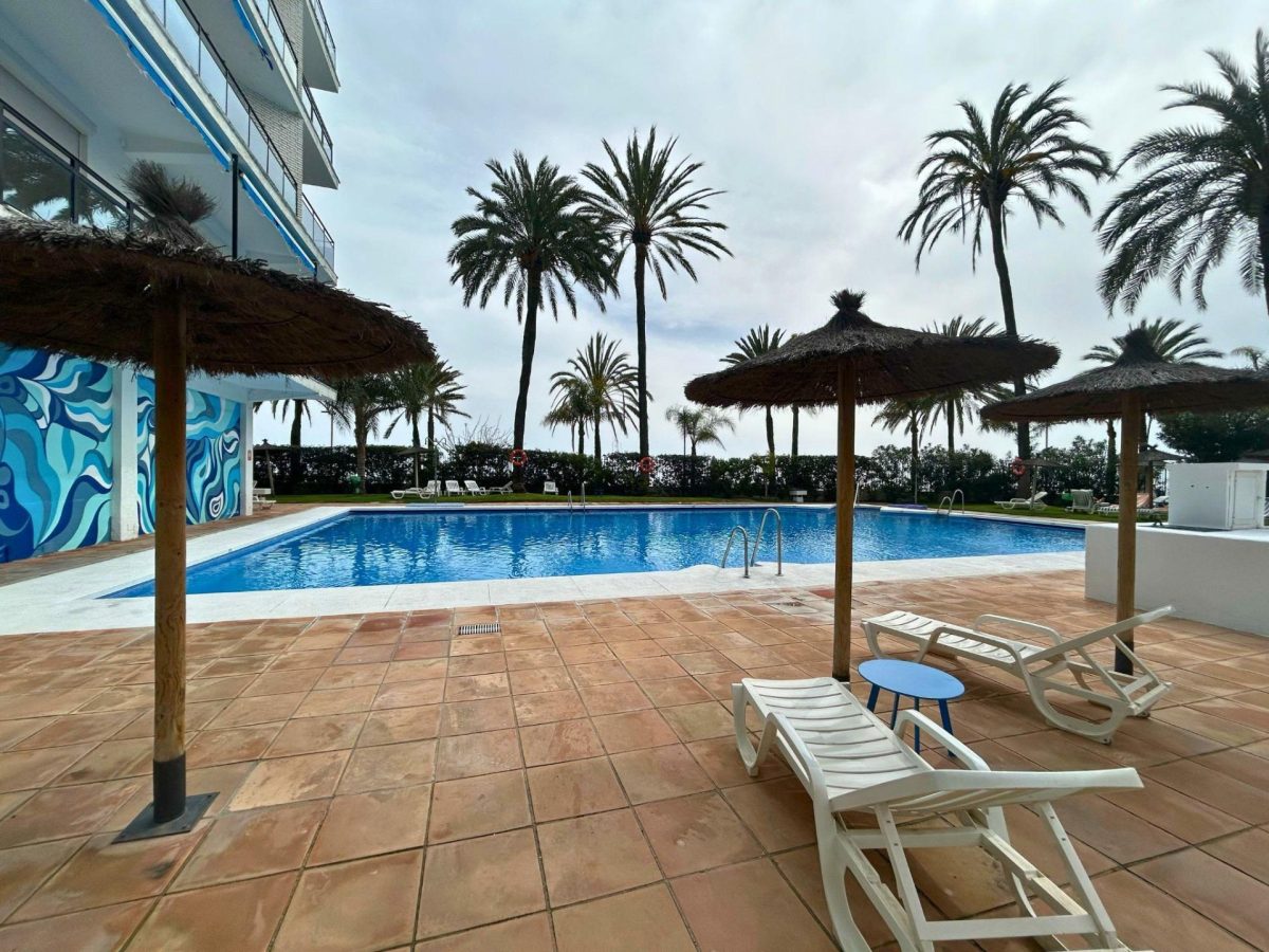 Estudio con vistas al mar en primera línea de playa – Marbella — Foto 28