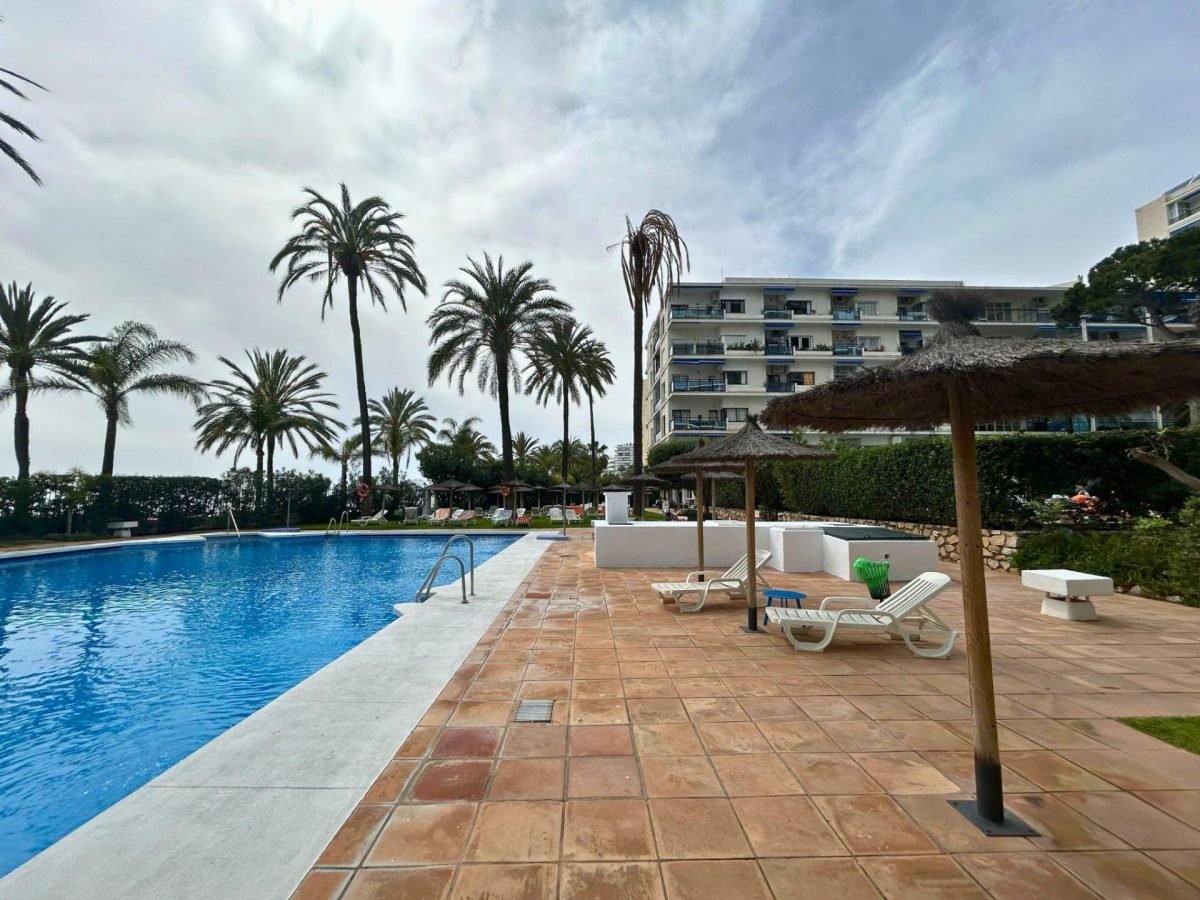 Estudio con vistas al mar en primera línea de playa – Marbella — Foto 26