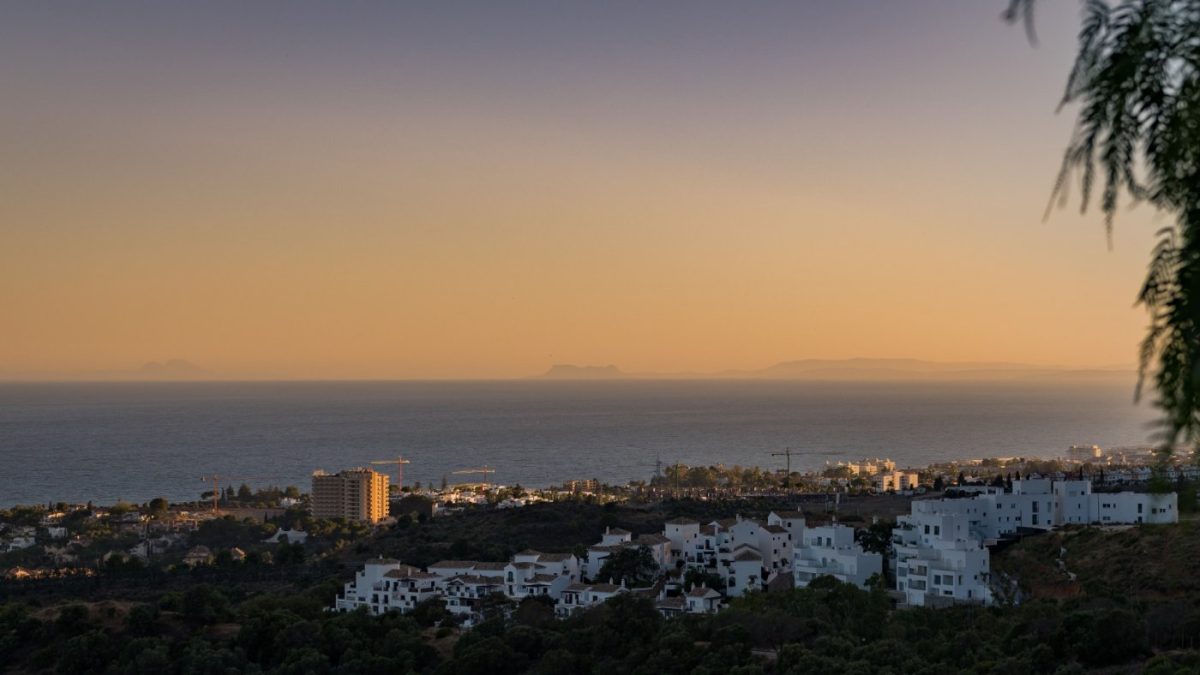 Marbella- Moderna Villa con vistas panorámicas al Mar, Gibraltar y Norte de Africa — Foto 4