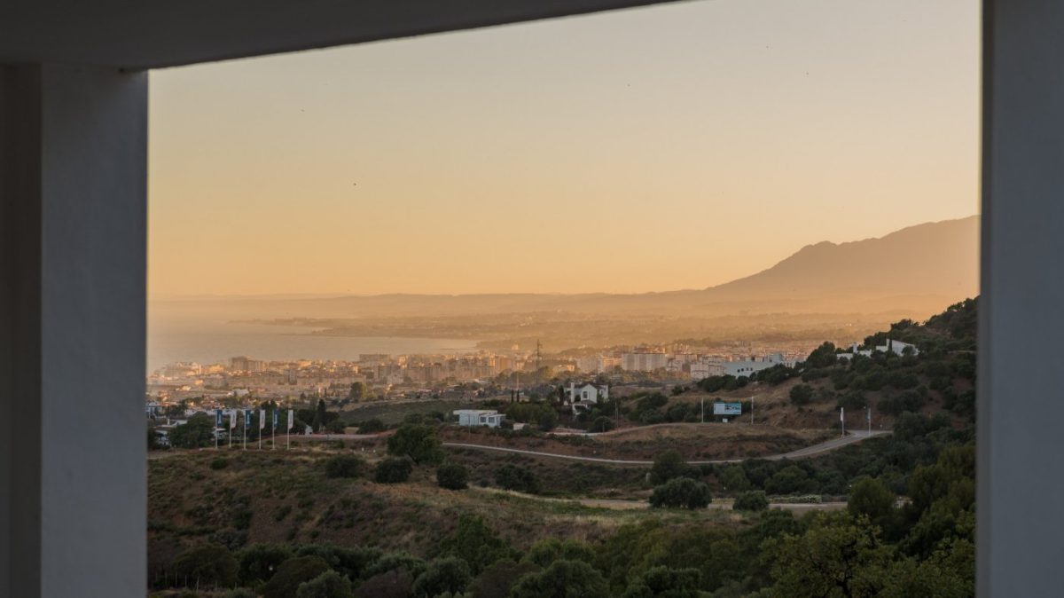 Marbella- Moderna Villa con vistas panorámicas al Mar, Gibraltar y Norte de Africa — Foto 24