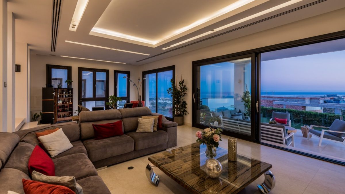 Marbella- Moderna Villa con vistas panorámicas al Mar, Gibraltar y Norte de Africa — Foto 26