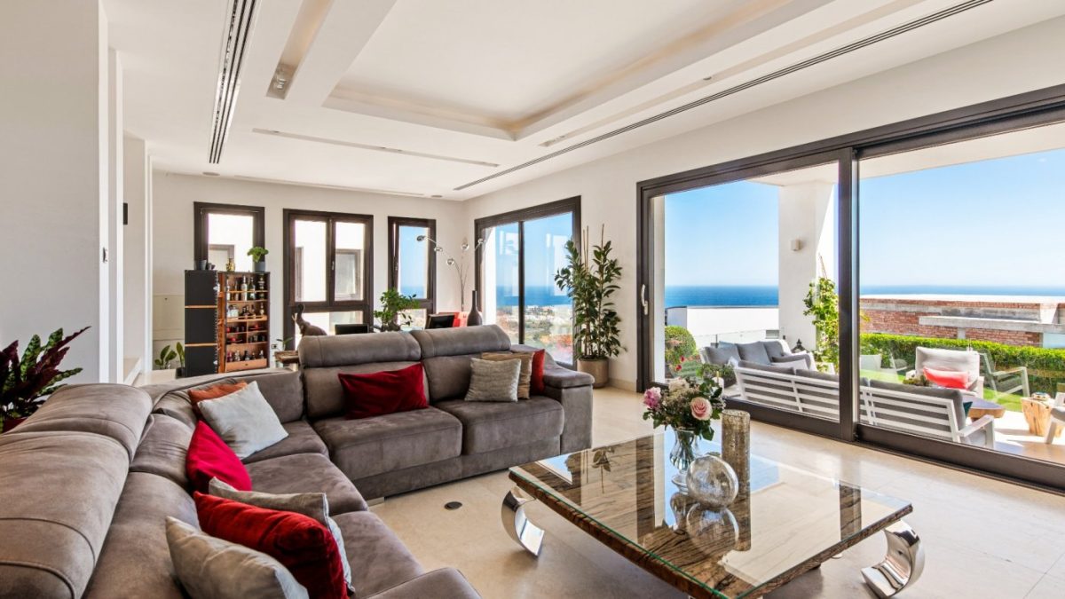 Marbella- Moderna Villa con vistas panorámicas al Mar, Gibraltar y Norte de Africa — Foto 9