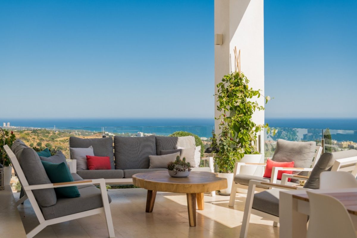 Marbella- Moderna Villa con vistas panorámicas al Mar, Gibraltar y Norte de Africa — Foto 2