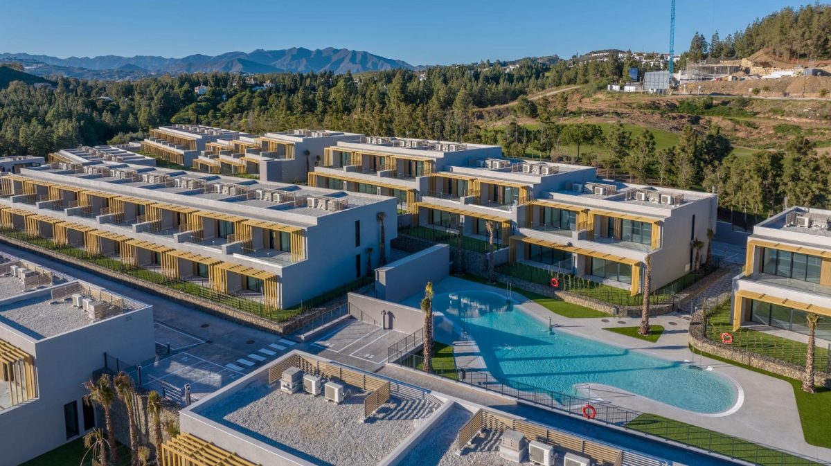 NUEVOS  Y ESPECTACULARES ADOSADOS DE 3 Y 4 DORMITORIOS EN EL CHAPARRAL - MIJAS — Foto 11