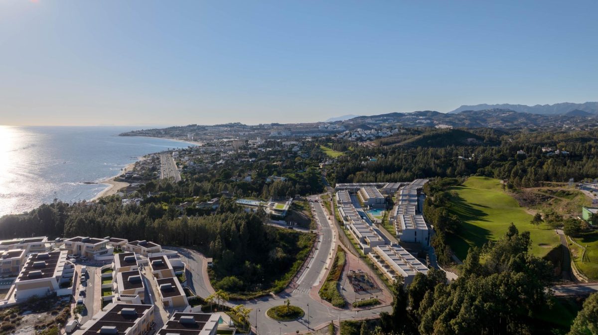 NUEVOS  Y ESPECTACULARES ADOSADOS DE 3 Y 4 DORMITORIOS EN EL CHAPARRAL - MIJAS — Foto 8