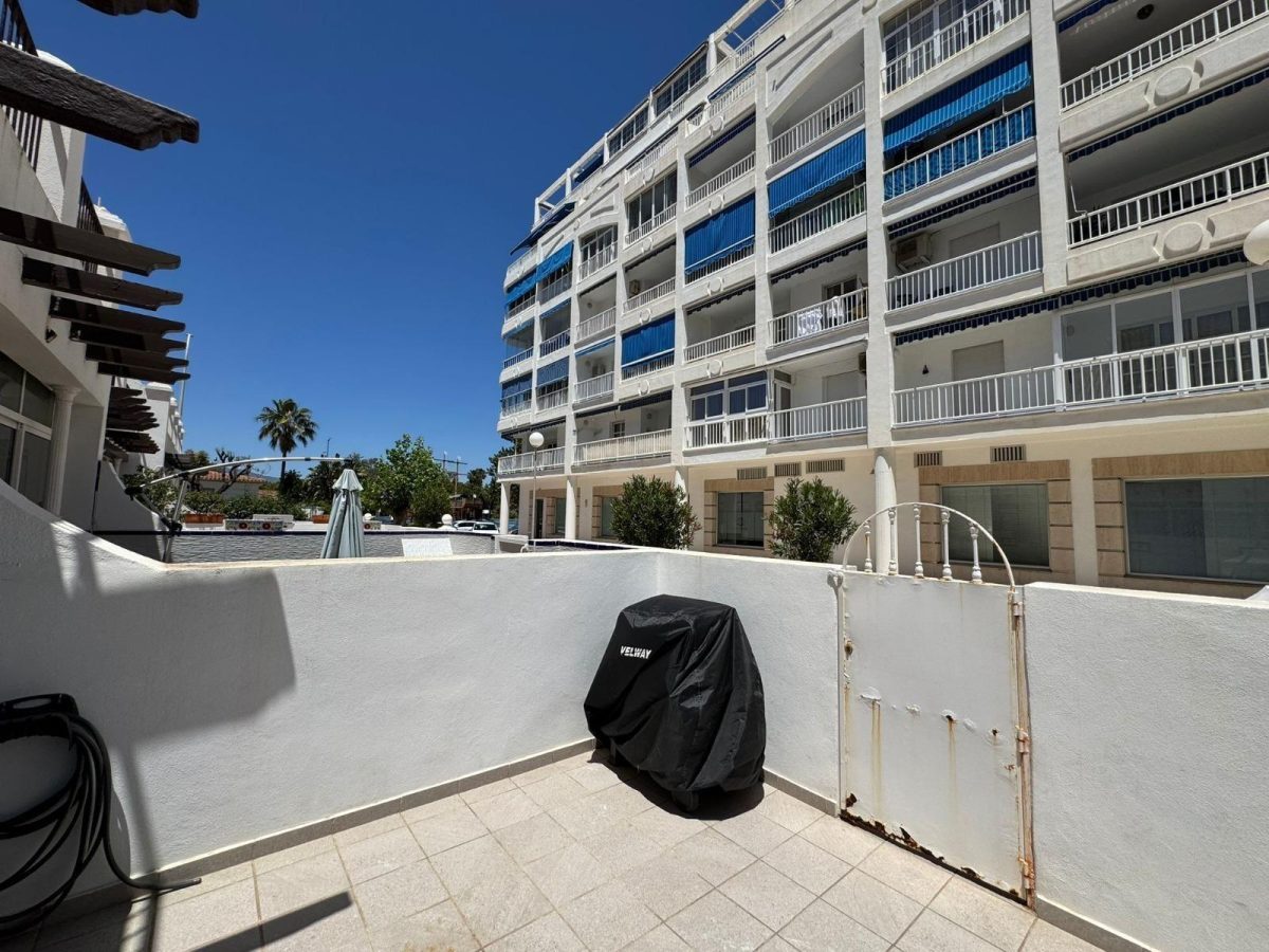 ¡Vive frente al mar en Fuengirola! Adosado único en primera línea de playa — Foto 5