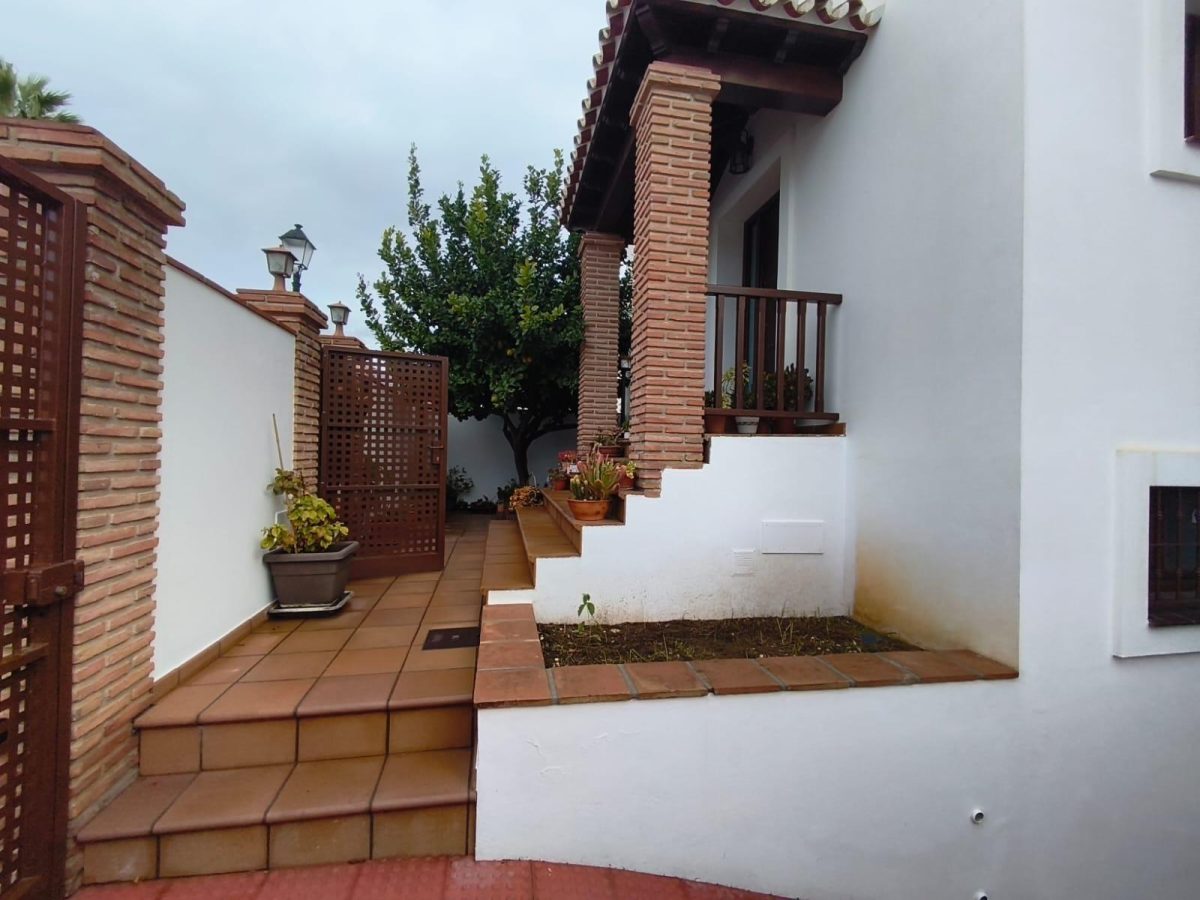 Descubre esta vivienda independiente en Los Pacos, Fuengirola — Foto 2