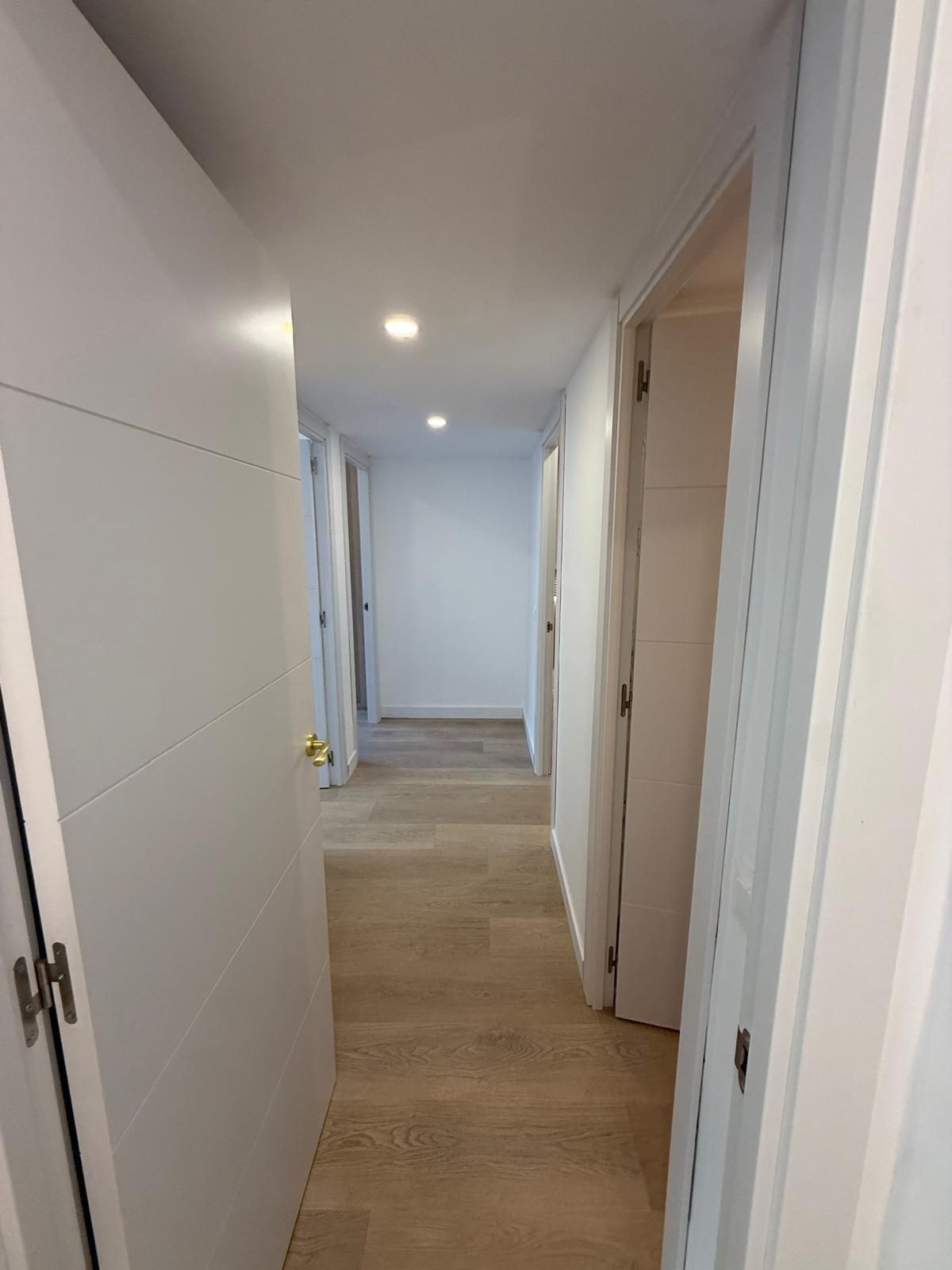 Piso totalmente renovado en zona residencial tranquila — Fuengirola — Foto 16