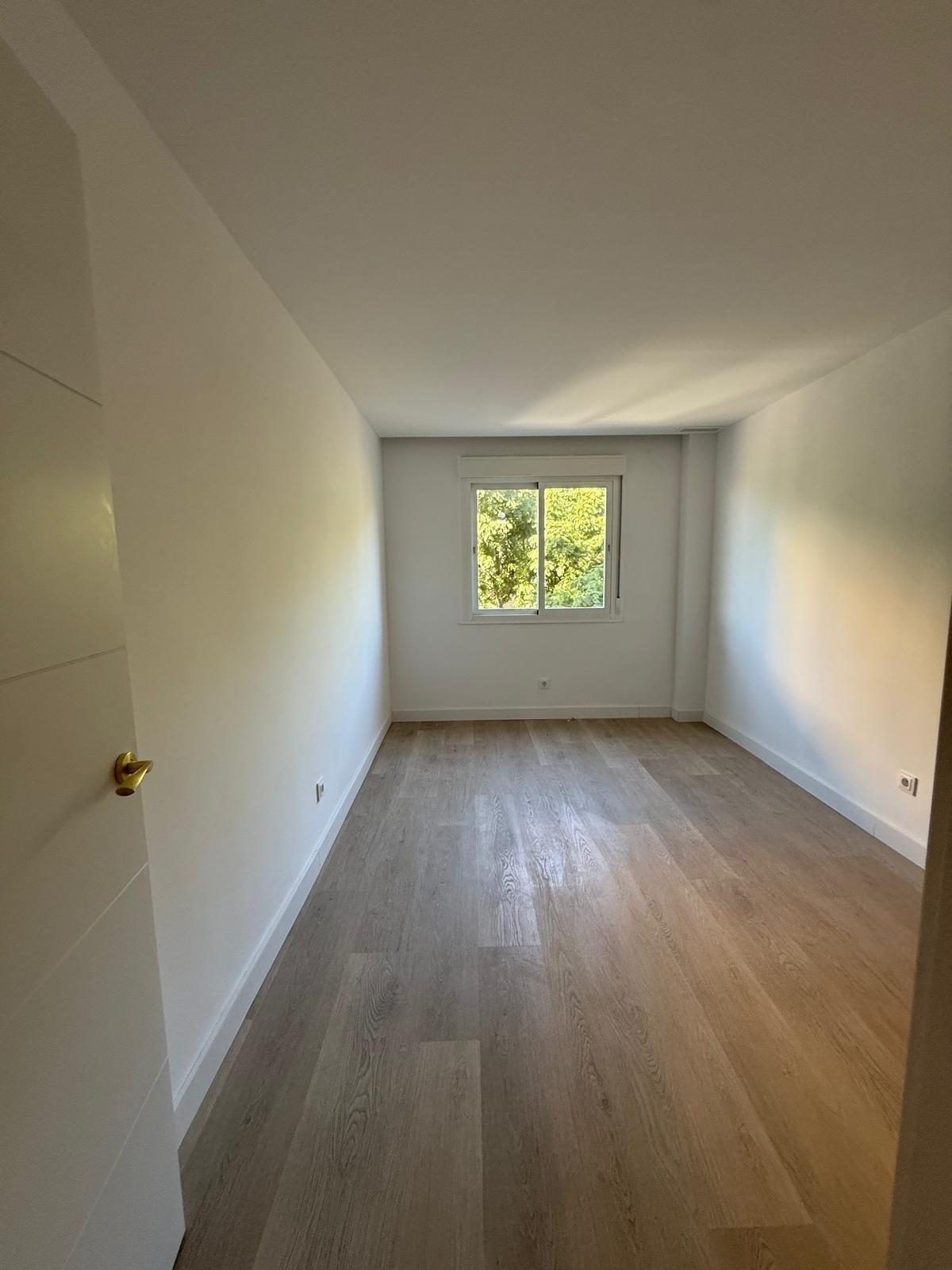 Piso totalmente renovado en zona residencial tranquila — Fuengirola — Foto 17